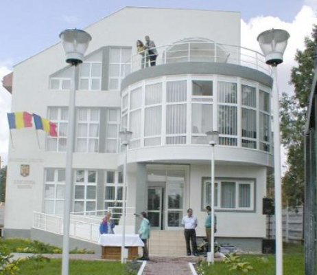 Tinerii care tâlhărit o bătrână de 80 de ani au fost arestaţi